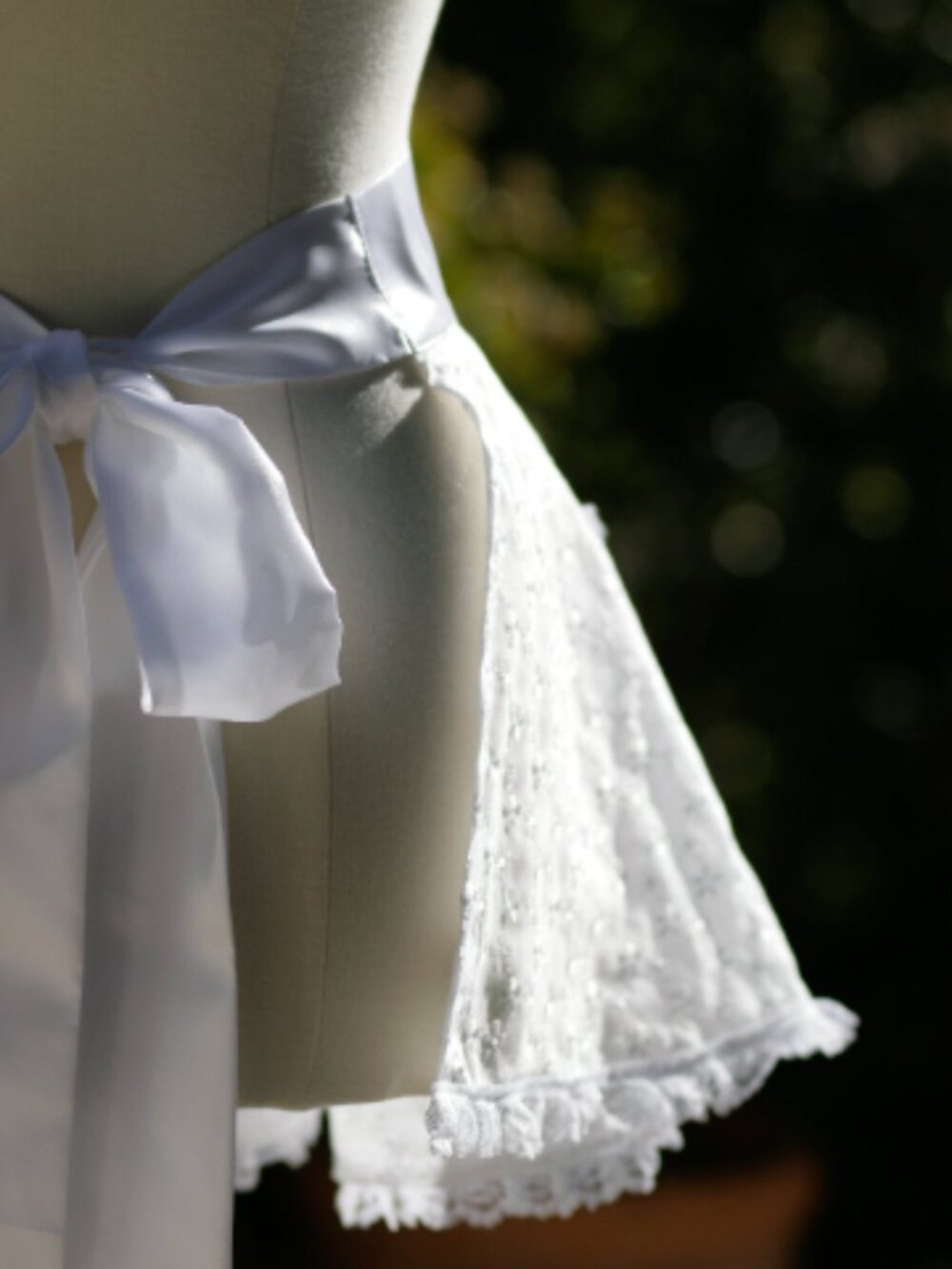 Classic White Lace Hostess Apron Bridal Gift Made in LA New